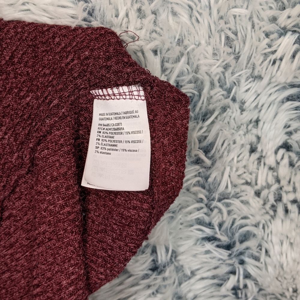 2/$30 American Eagle ☆ Women's Maroon M Knit Twist Back Round Neck Flare Sweater - Picture 6 of 10